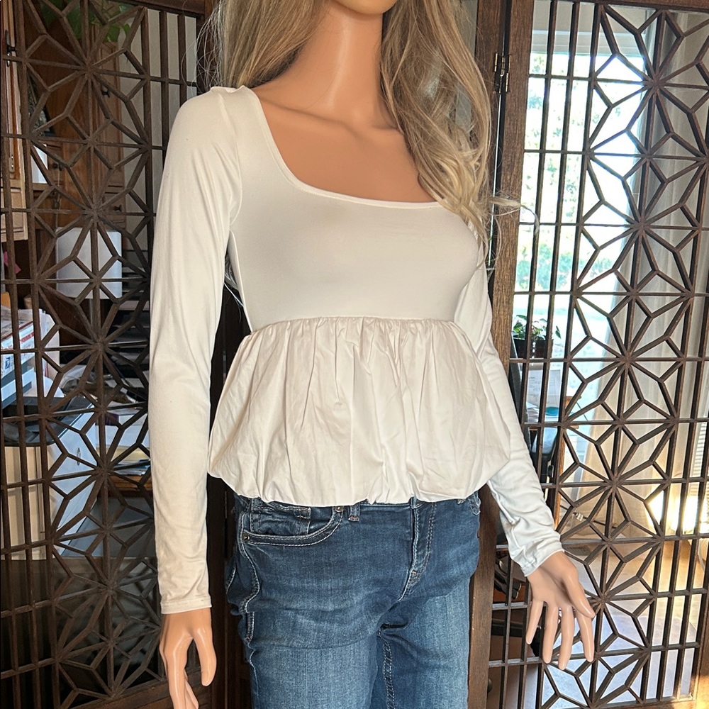 NWOT WILD FABLE WHITE BLOOM TOP XS